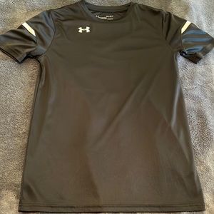 Boys size large Under Armour tee
